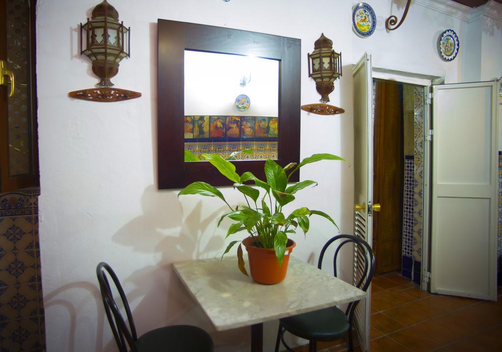 Pension Santa Maria La Blanca Sevilla Eksteriør bilde